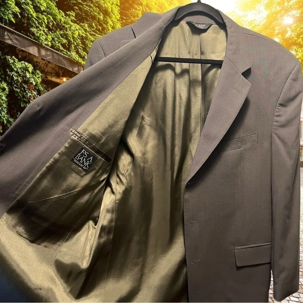 Jos. A. Bank 100% Wool Blazer - Size 44R